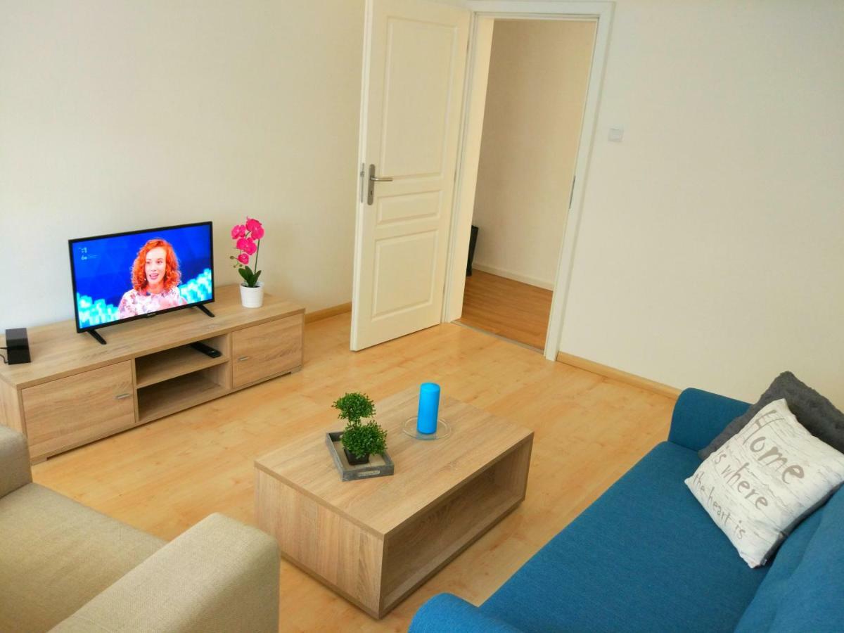 Riverview Apartment Bratislava Eksteriør bilde